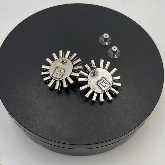 Dannijo Hollywood Swarovski Crystal Baguette Snowflake Oxidized Garbo Earring - Picture 7 of 8